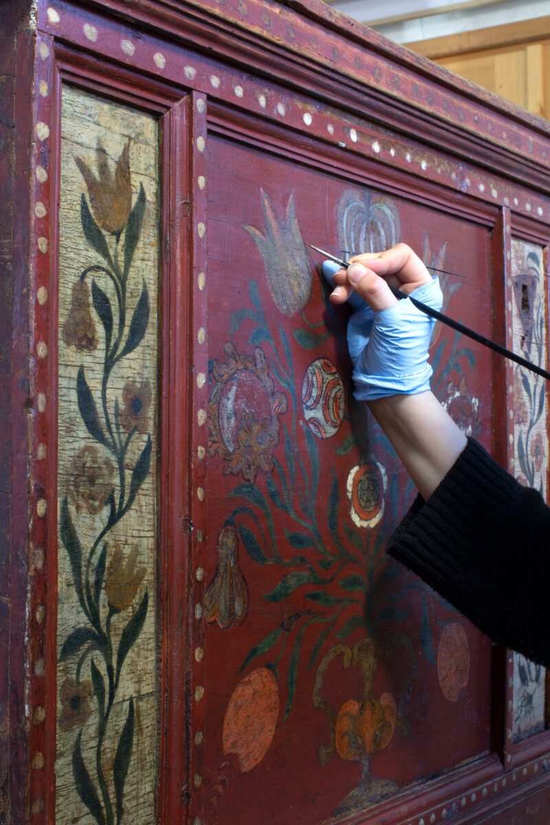 Restauration von Verzierungen von Restaurierung Maderebner